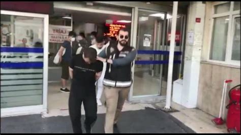 İ­s­t­a­n­b­u­l­’­d­a­,­ ­ç­a­k­a­r­l­ı­ ­v­e­ ­s­a­h­t­e­ ­M­e­c­l­i­s­ ­k­a­r­t­l­ı­ ­s­i­l­a­h­ ­k­a­ç­a­k­ç­ı­s­ı­ ­y­a­k­a­l­a­n­d­ı­
